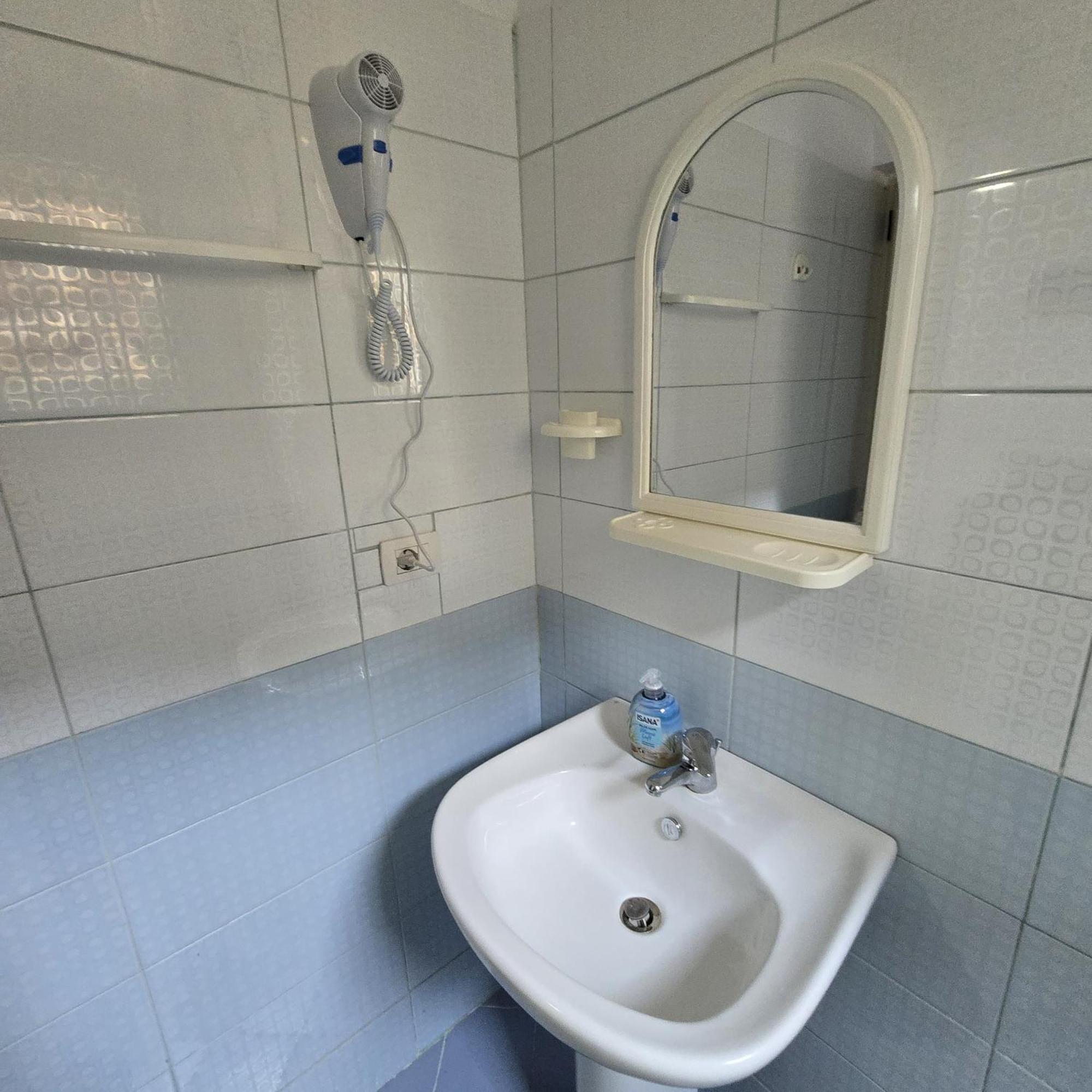 Spg Guest House Borsh Extérieur photo